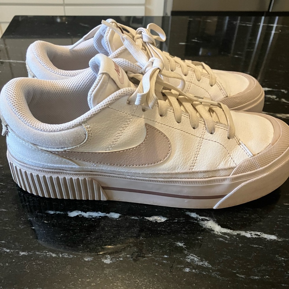 Women's Nike leather platform sneaker size 8 $75